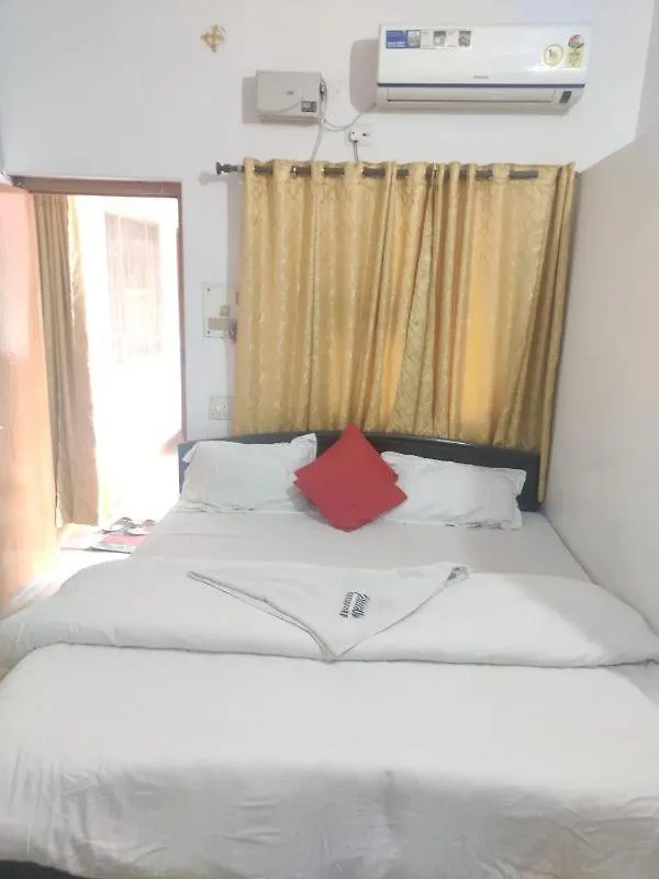 Kesher Paying Guest House Varanasi