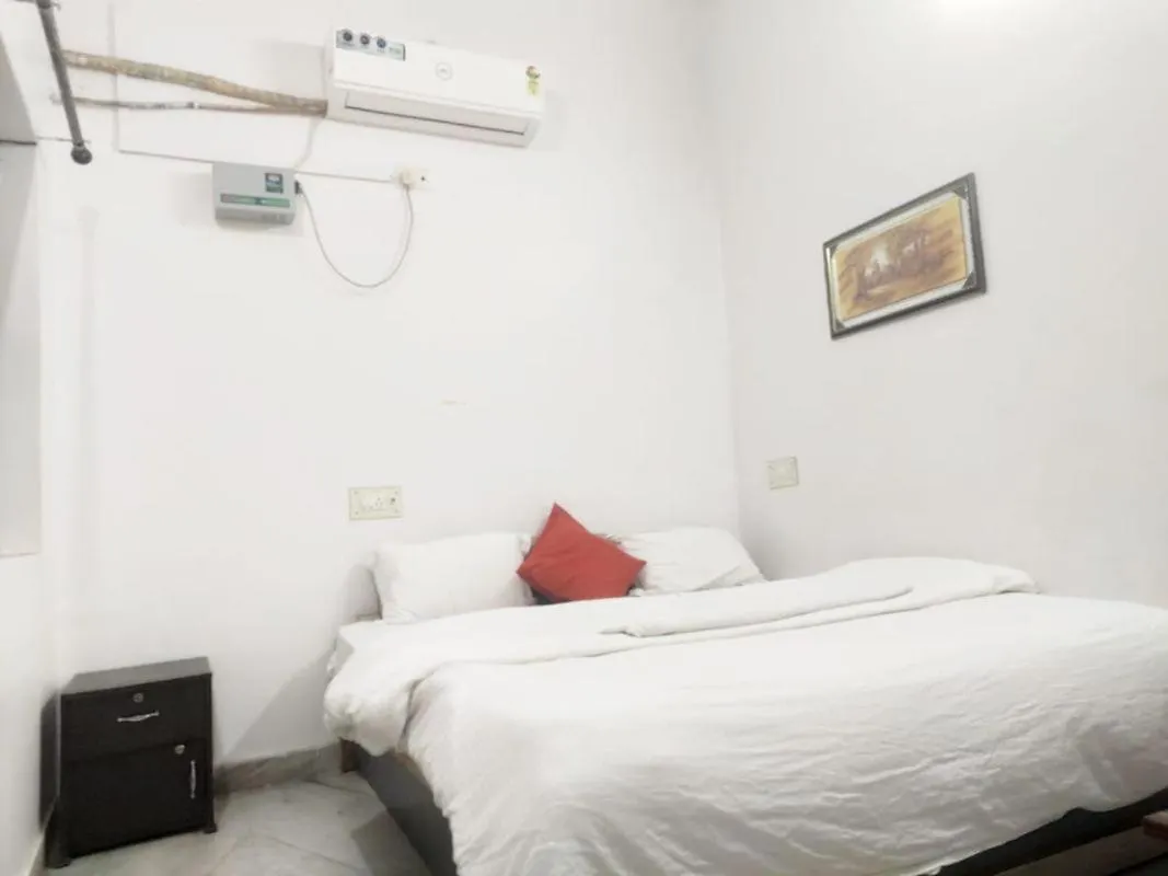 Kesher Paying Guest House Varanasi